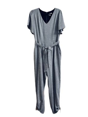 Gilli Black & White V-Neck Belted Jumpsuit Size Medium